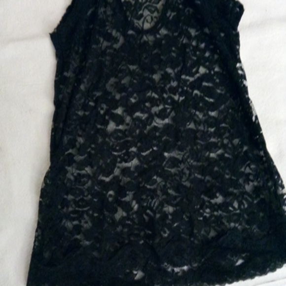 Lingerie - Picture 2 of 6